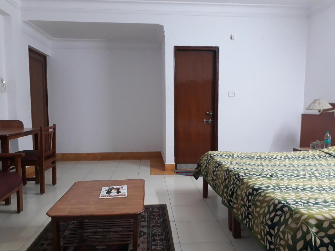 Hotel Tapti Saral Бхопал Экстерьер фото